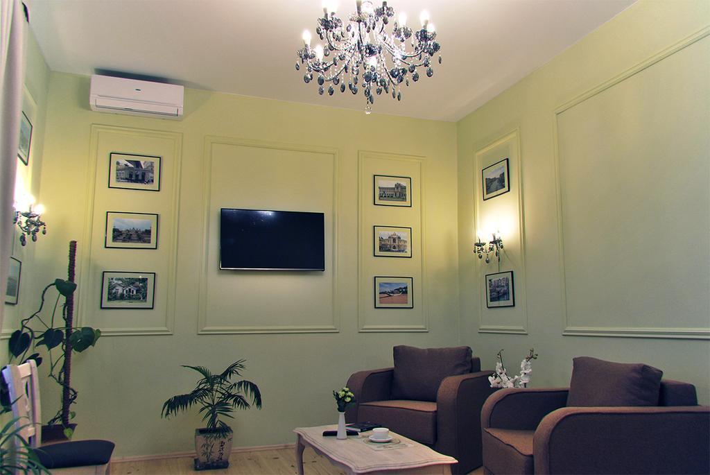 Classic Apartment On Zhukovskoho Odessa Exterior photo